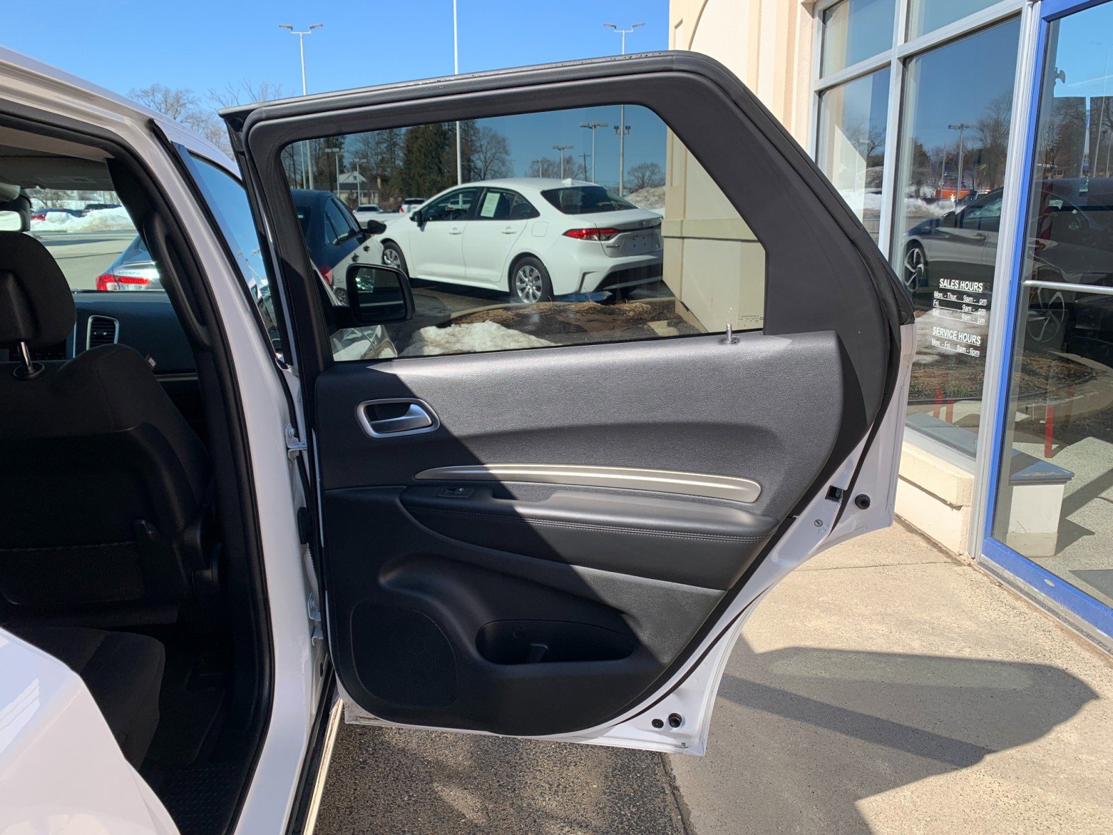 Used 2020 Dodge Durango SXT w/ 3rd Row Seating Group image 32