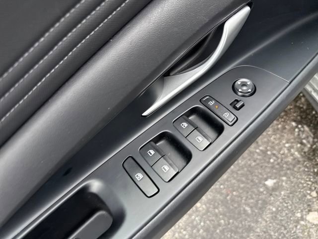 Certified 2025 Hyundai Elantra SEL w/ Cargo Package image 12