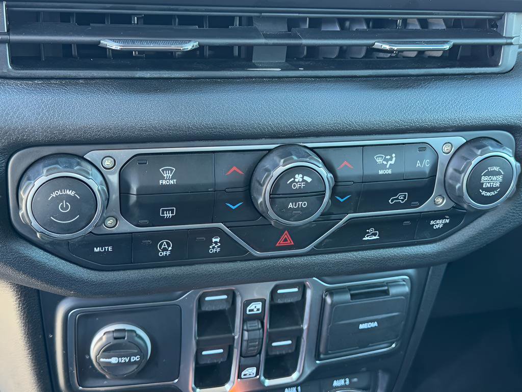 Used 2024 Jeep Gladiator Willys image 18