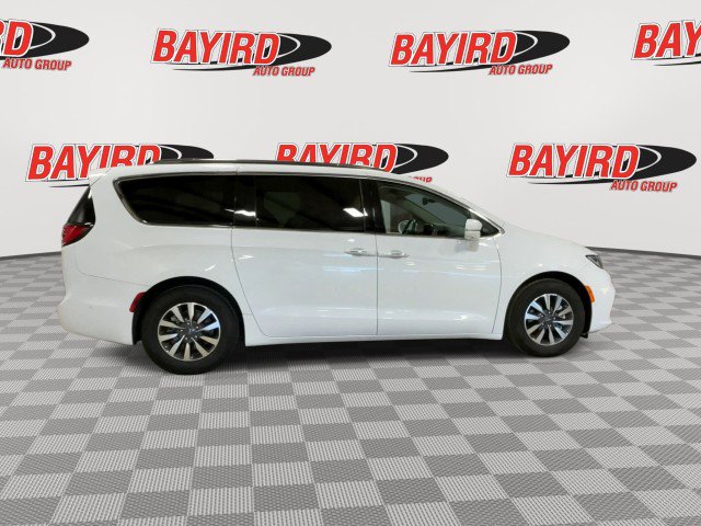Used 2021 Chrysler Pacifica Touring-L image 10