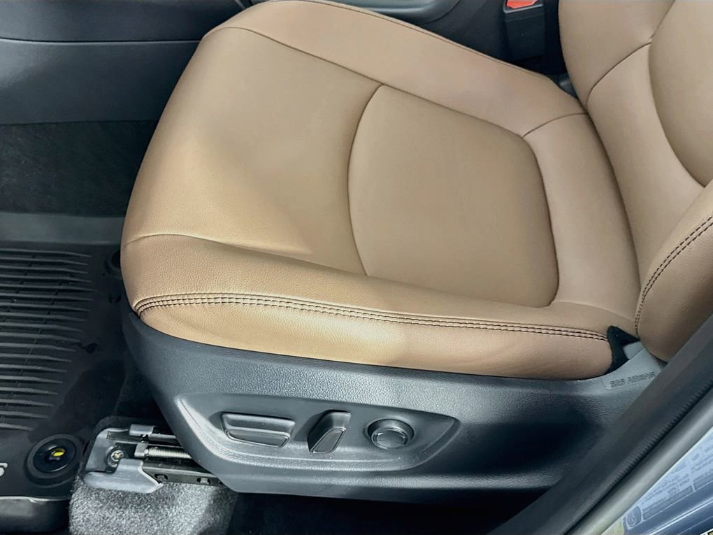 Used 2026 Toyota Corolla Cross XLE w/ Convenience Package FWD image 26