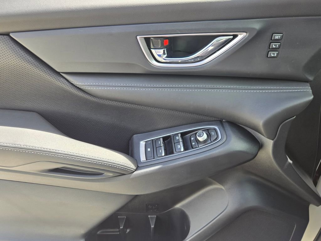 Used 2023 Subaru Ascent Limited w/ Technology Package image 29