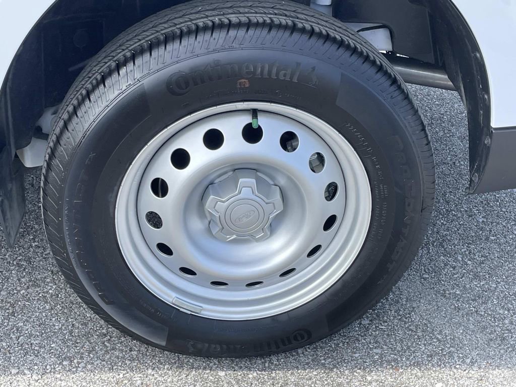 Used 2025 Ford Maverick XL image 9