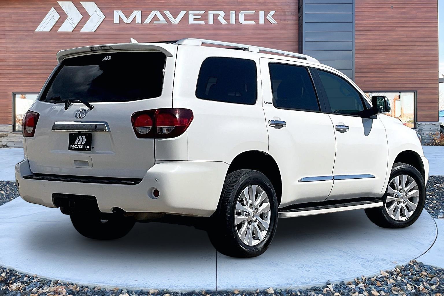 Used 2019 Toyota Sequoia Platinum AWD/4WD image 5