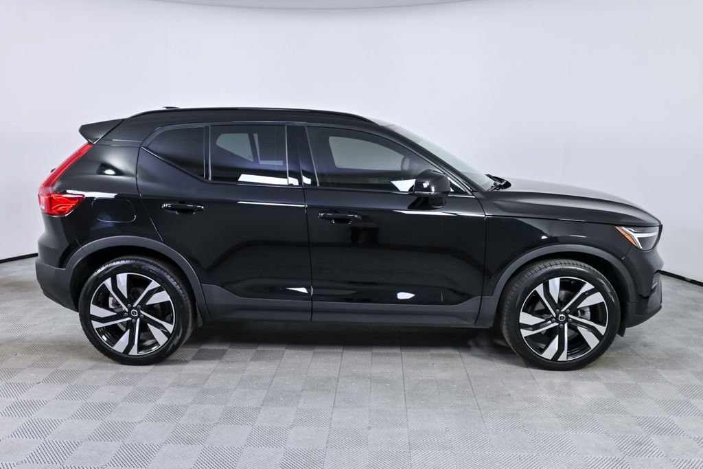 Certified 2023 Volvo XC40 B4 Plus w/ Driver Assist Package image 29