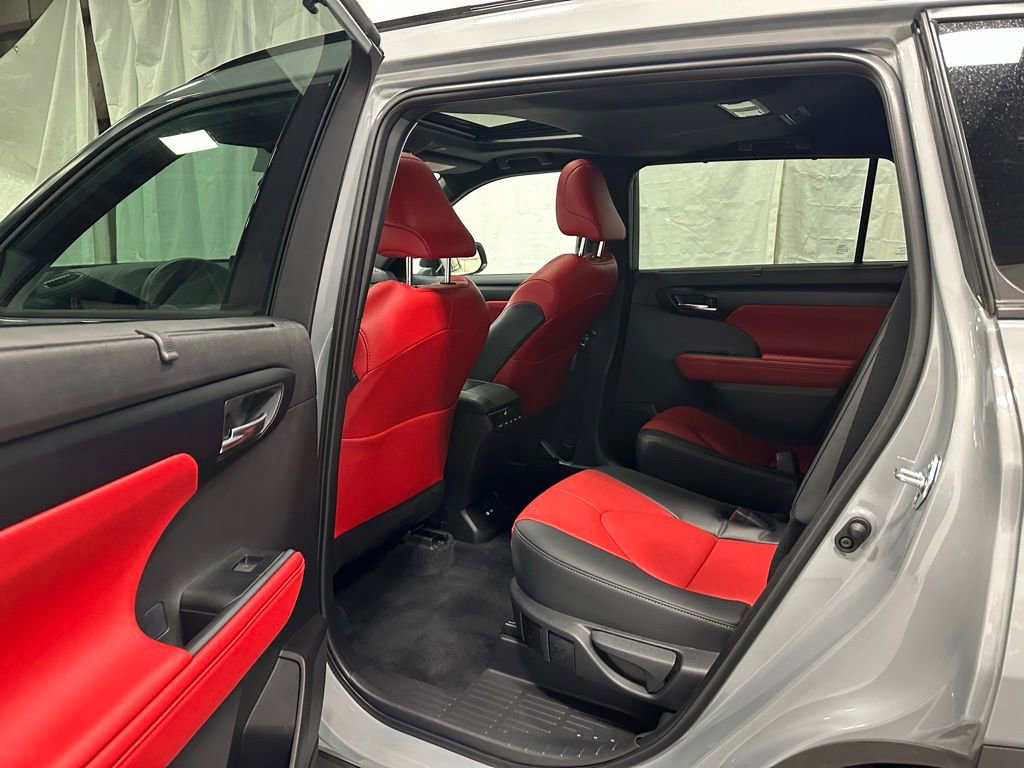 Used 2025 Toyota Highlander XSE image 44