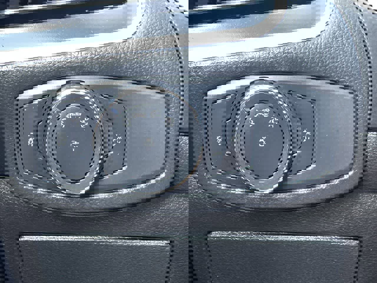 Used 2018 Ford Edge SEL w/ Equipment Group 201A AWD/4WD image 26