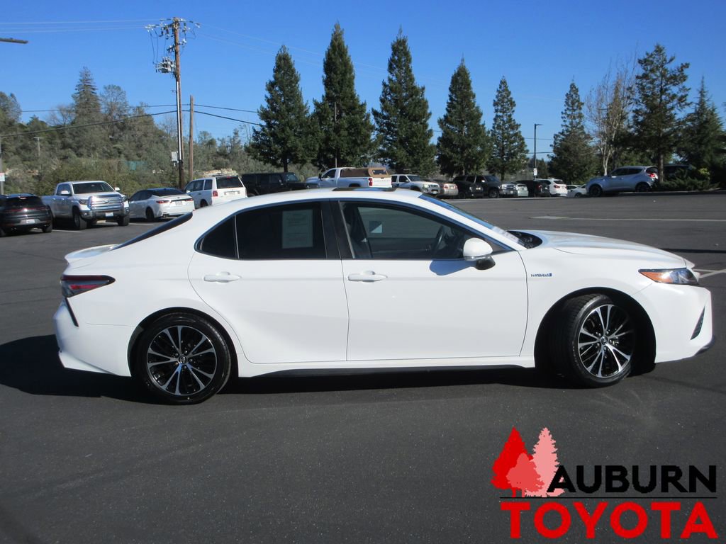 Certified 2018 Toyota Camry SE w/ Audio Package image 2