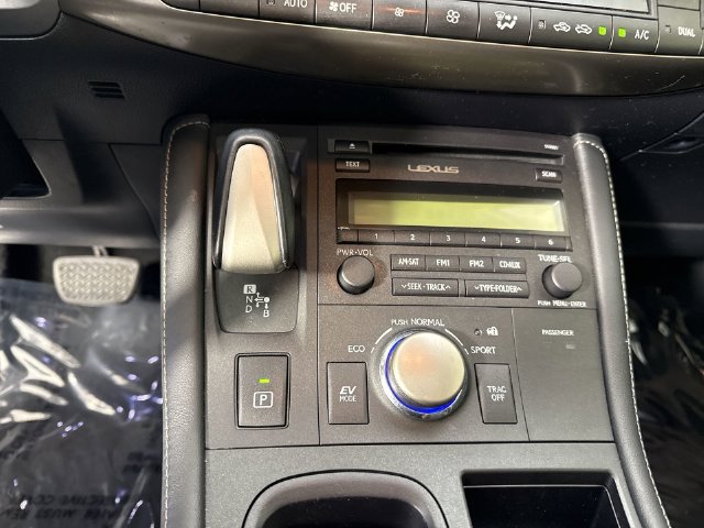 Used 2015 Lexus CT 200h FWD image 17