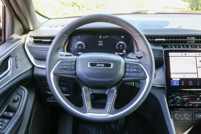 Used 2024 Jeep Grand Cherokee L Limited w/ Trailer Tow Package AWD/4WD image 8