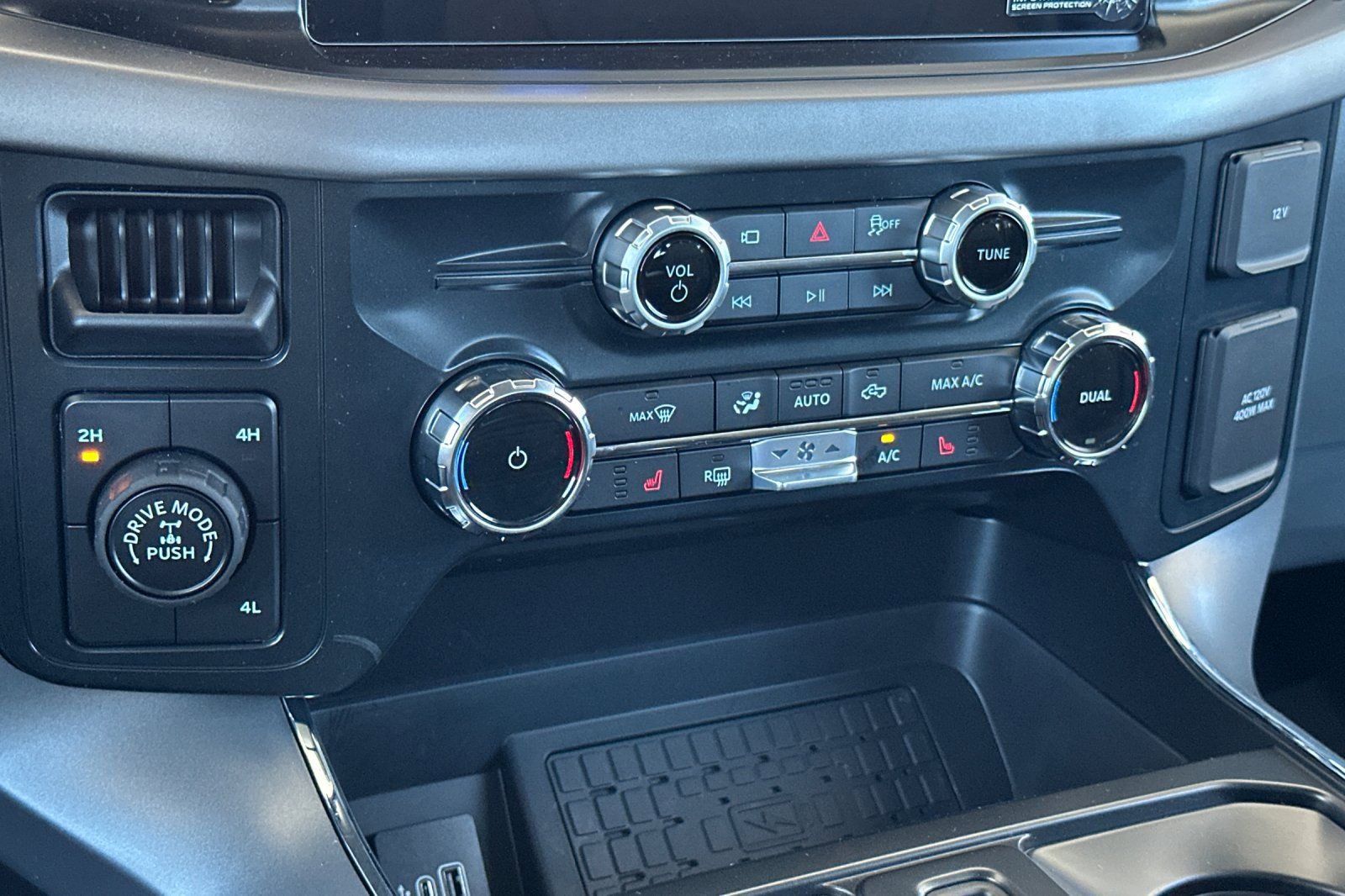 New 2026 Ford F150 XLT w/ Equipment Group 302A MID AWD/4WD image 19