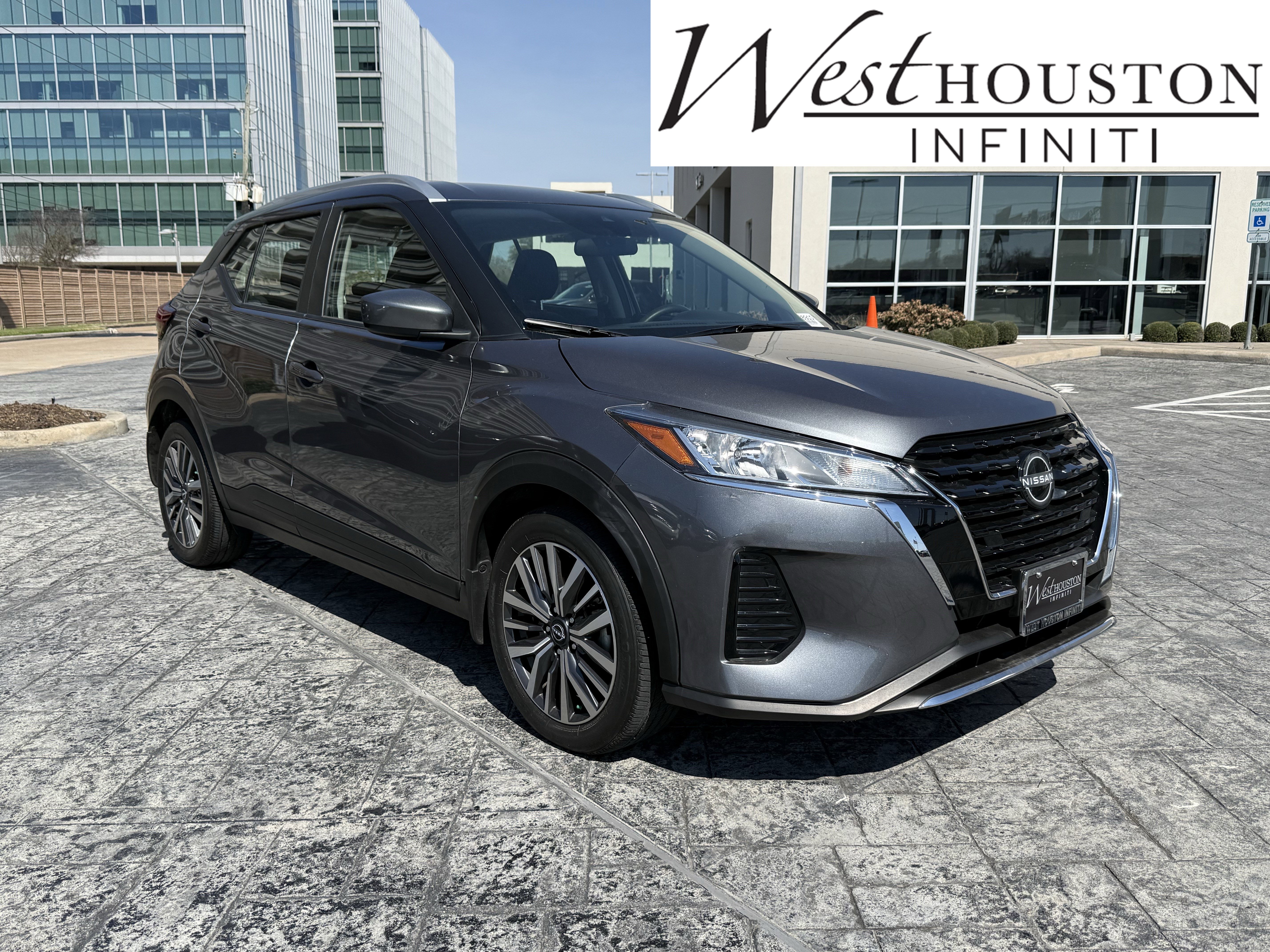 Used 2024 Nissan Kicks SV image 1