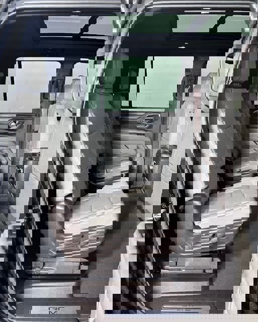 Used 2023 GMC Yukon XL SLT image 28