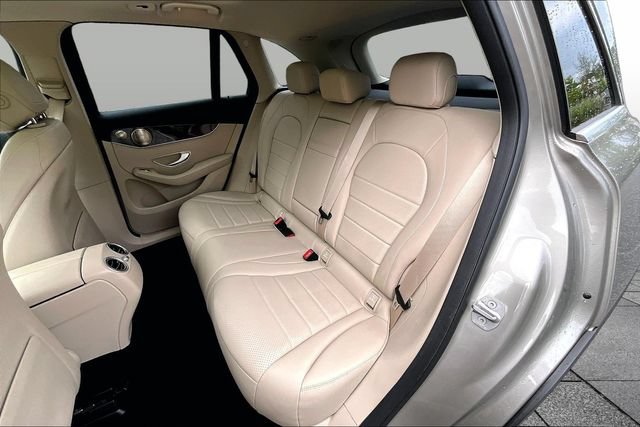 Used 2021 Mercedes-Benz GLC 300 4MATIC image 25