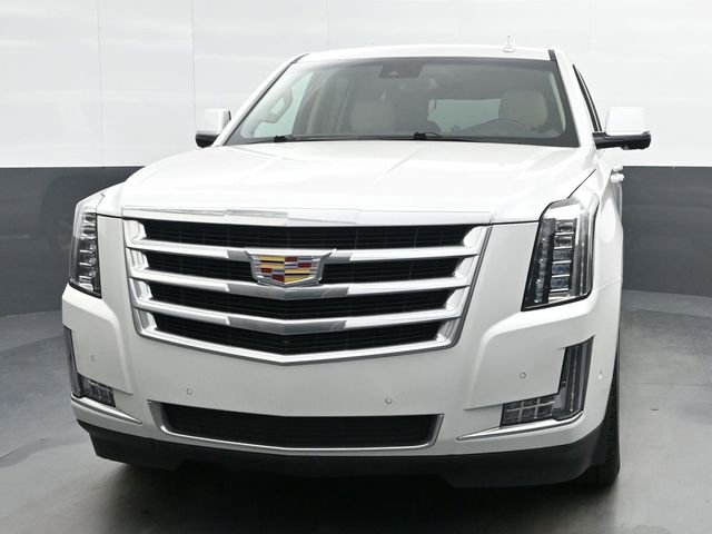 Used 2019 Cadillac Escalade Luxury image 3