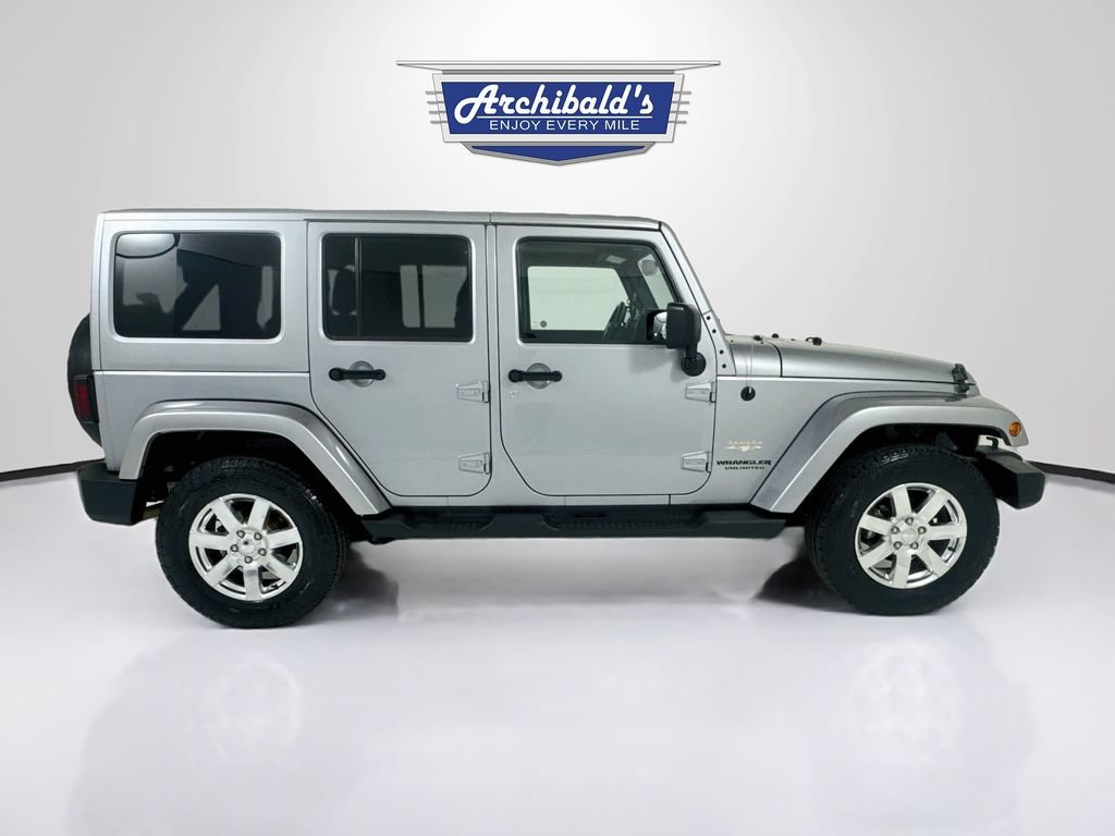 Used 2014 Jeep Wrangler Unlimited Sahara w/ Connectivity Group AWD/4WD image 9