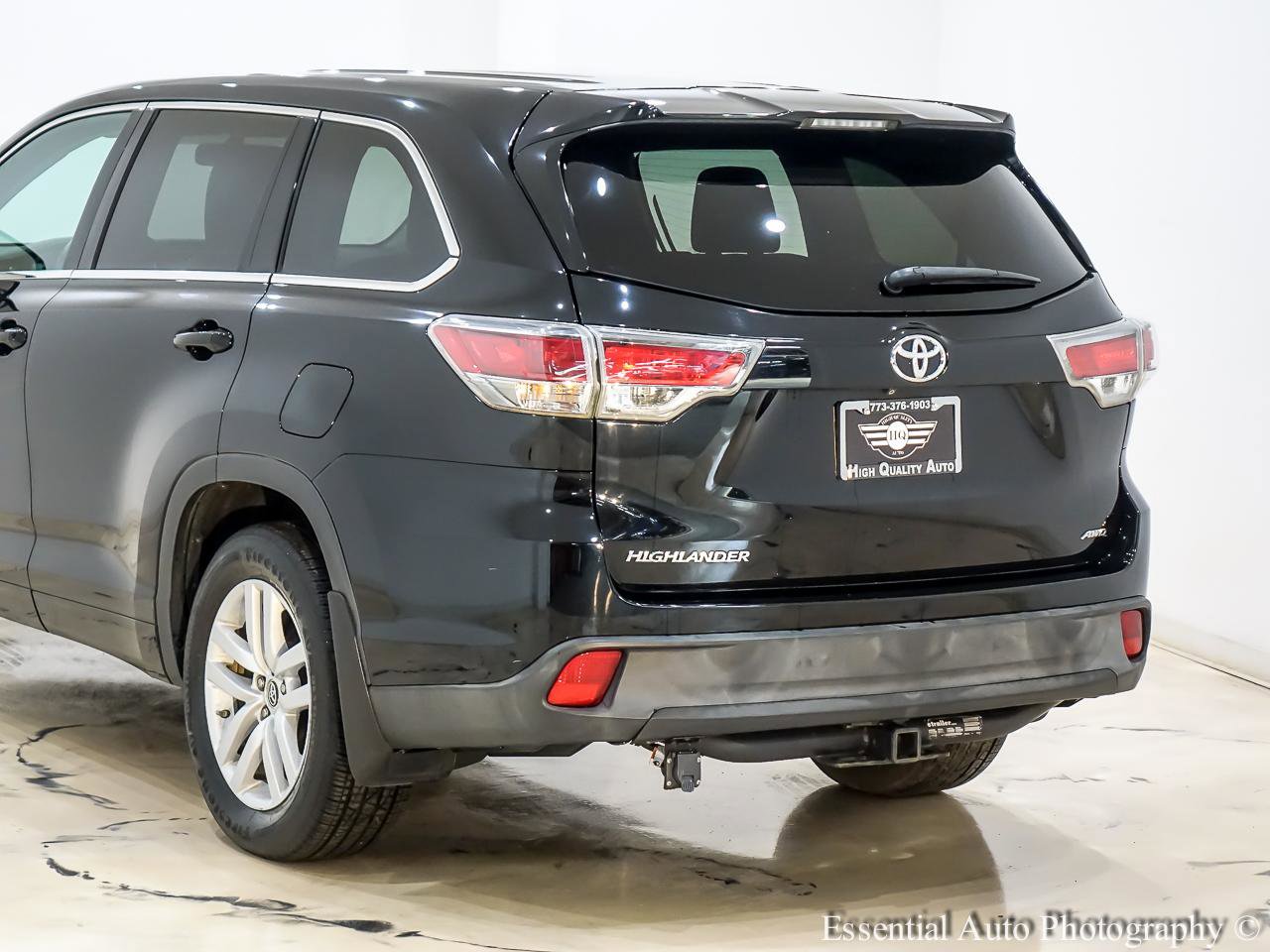 Used 2016 Toyota Highlander LE AWD/4WD image 9