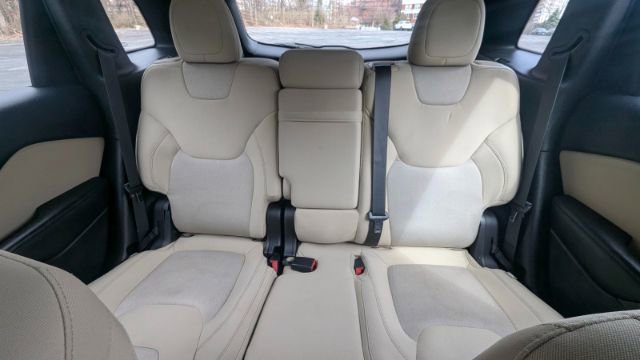 Used 2016 Jeep Cherokee Sport image 21