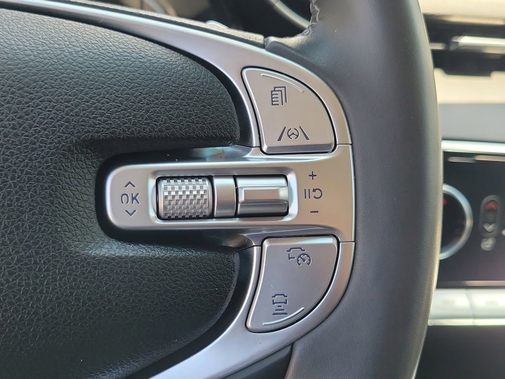 Certified 2025 Genesis GV70 2.5T AWD/4WD image 23