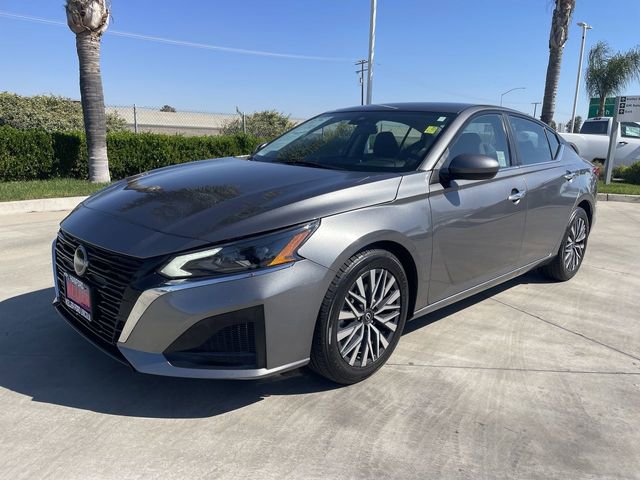 Used 2023 Nissan Altima 2.5 SV FWD image 1