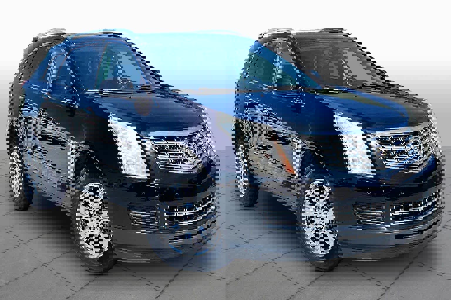 Used 2014 Cadillac SRX Luxury FWD image 3