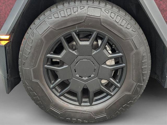Used 2024 Tesla Cybertruck AWD Crew Cab image 22