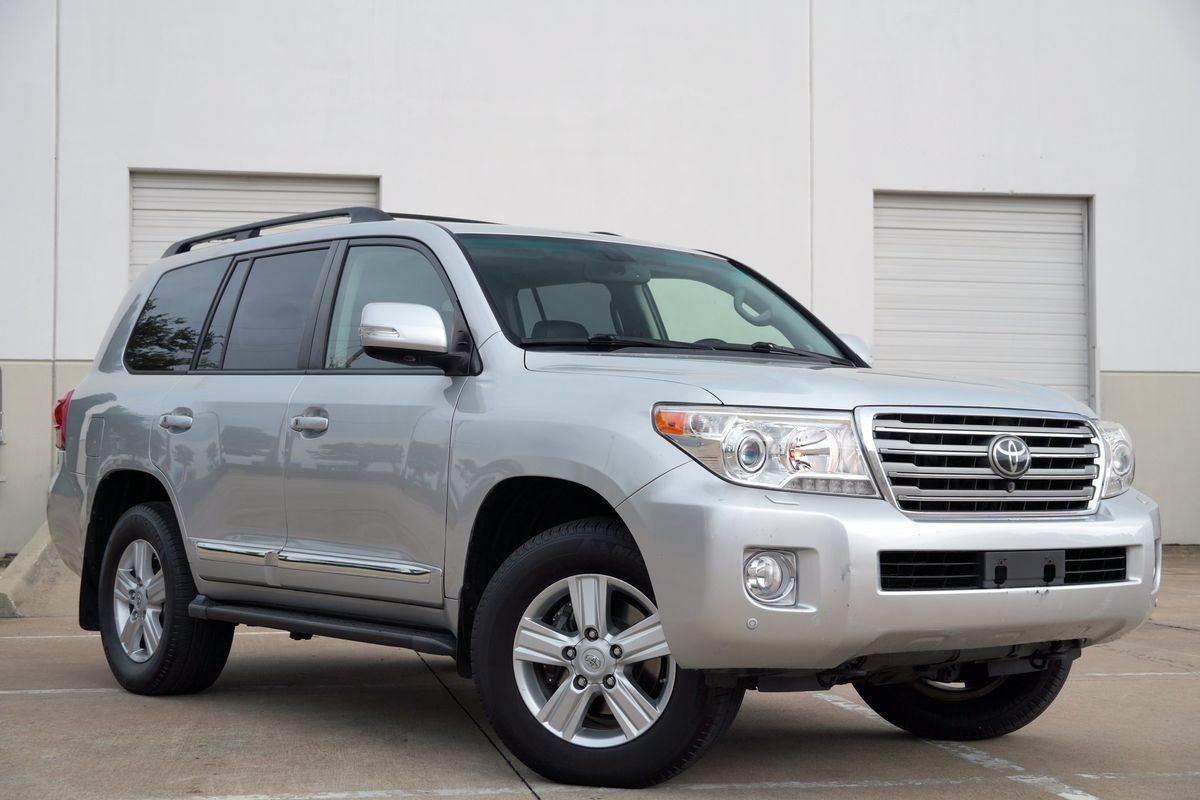 Used 2015 Toyota Land Cruiser AWD/4WD image 1