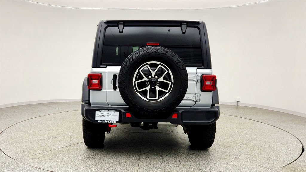 Used 2024 Jeep Wrangler Unlimited Rubicon w/ Convenience Group AWD/4WD image 6