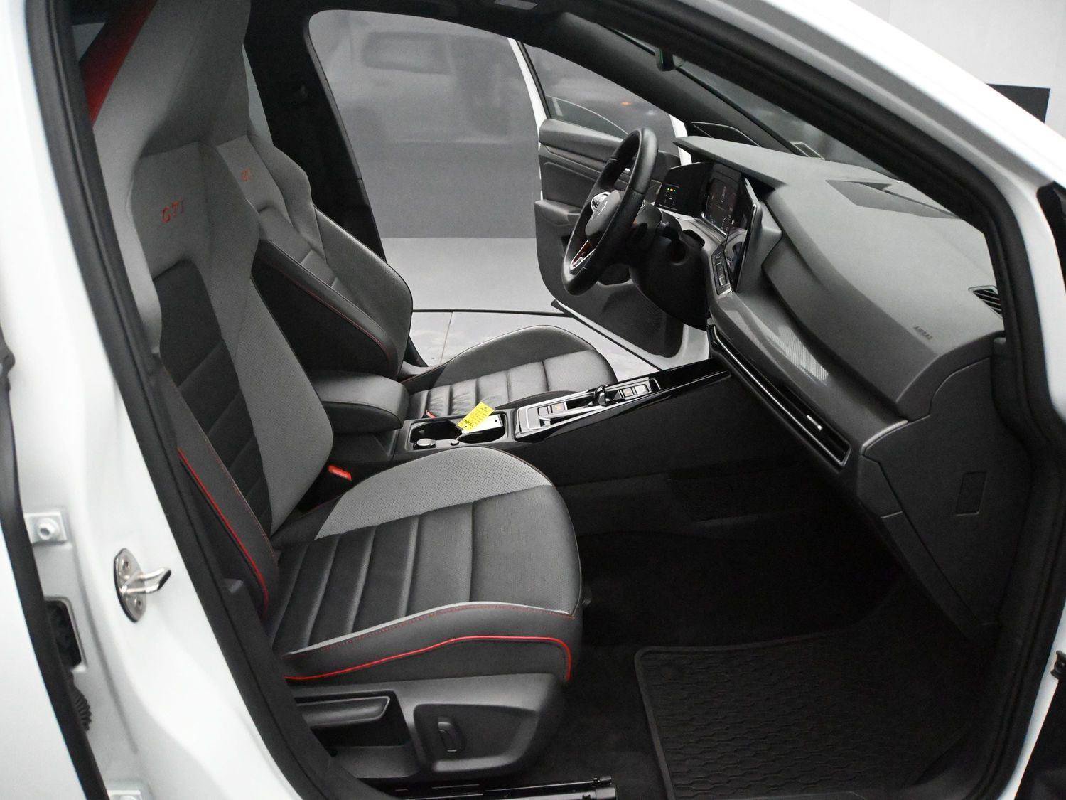 Used 2023 Volkswagen GTI SE FWD image 18