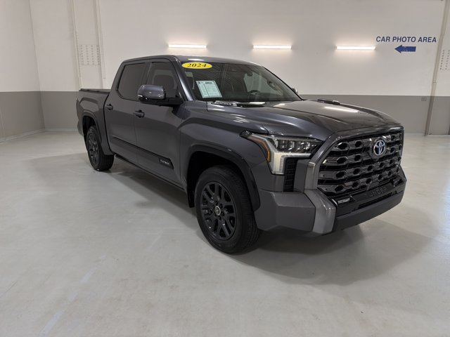 Used 2024 Toyota Tundra Platinum AWD/4WD image 4