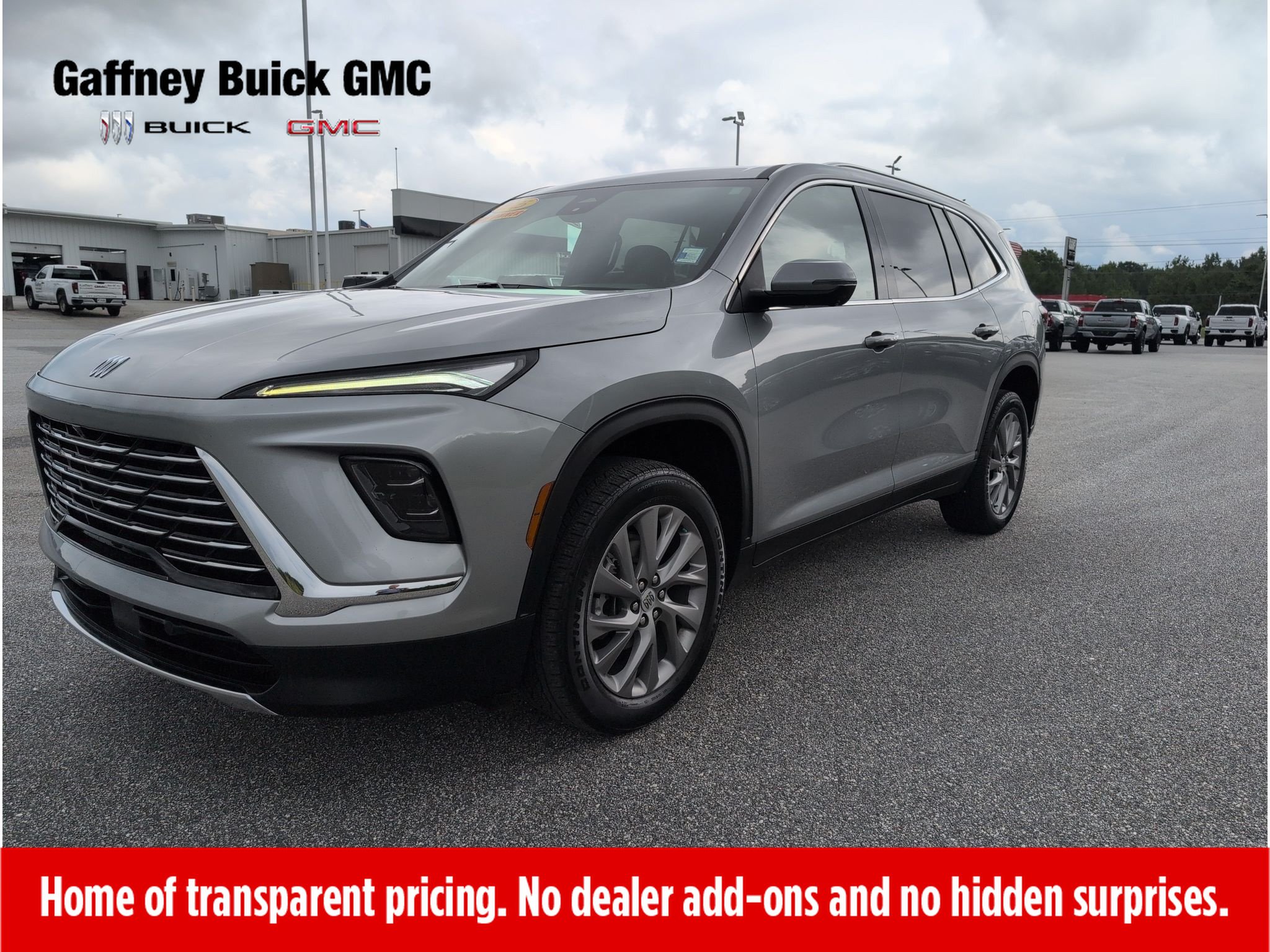 Used 2025 Buick Enclave Preferred FWD image 1