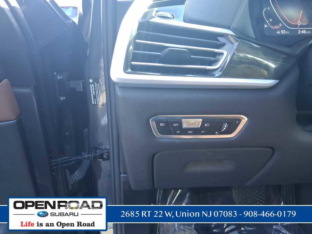 Used 2021 BMW X7 xDrive40i w/ Premium Package image 17