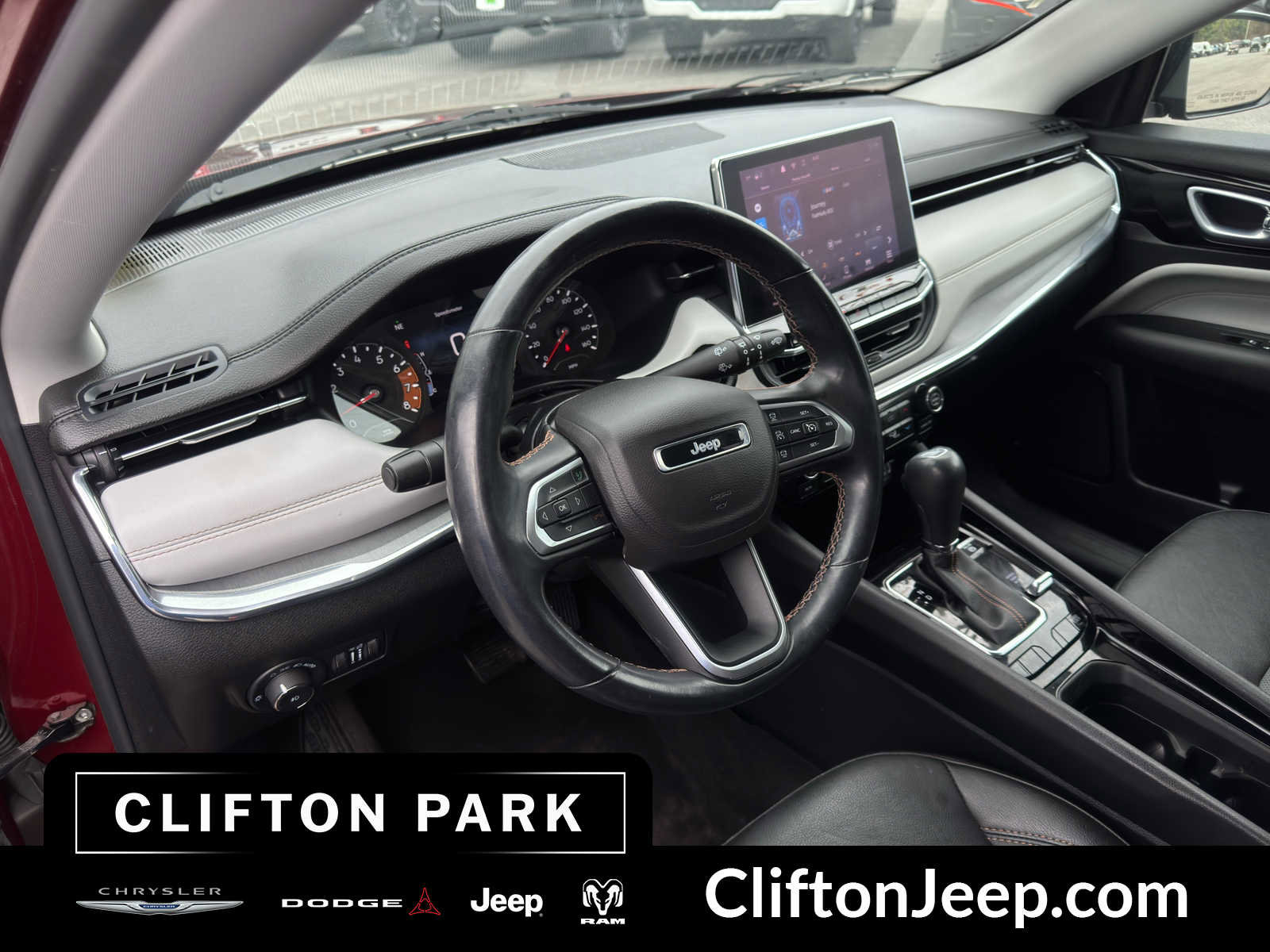 Used 2022 Jeep Compass Limited image 11