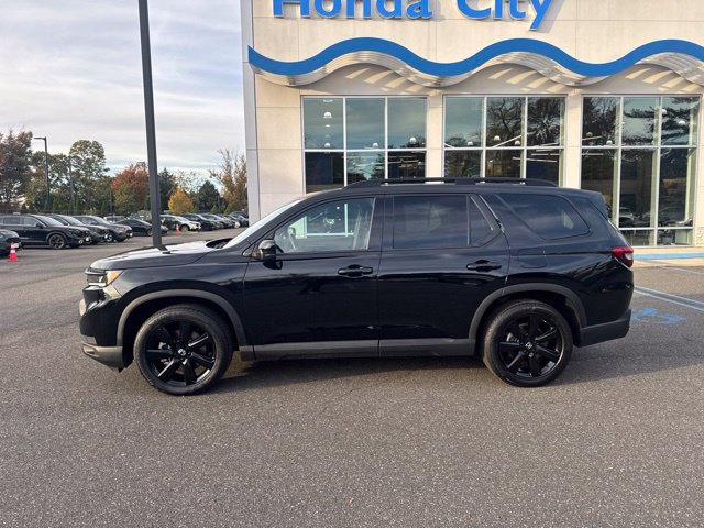 Certified 2025 Honda Pilot Black Edition image 5