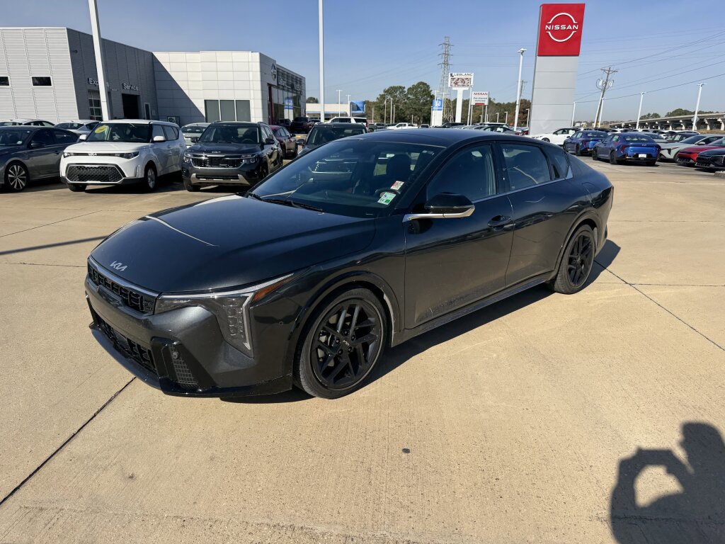 Certified 2025 Kia K4 GT-Line Turbo image 2