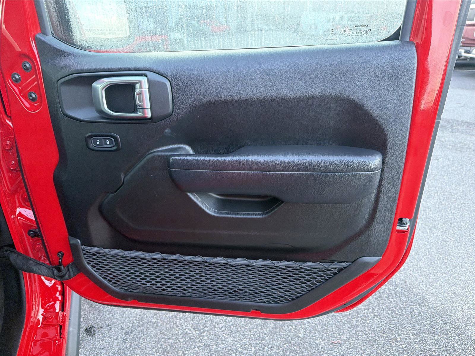 Used 2025 Jeep Wrangler Willys image 14