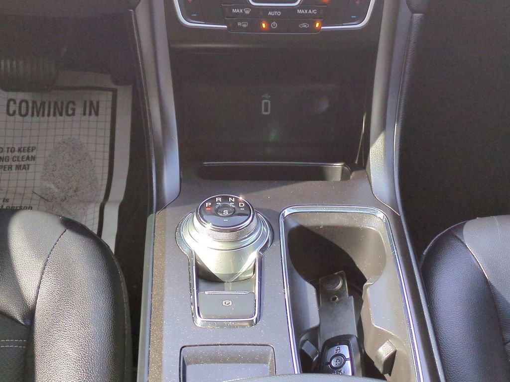 Used 2018 Ford Fusion SE w/ Equipment Group 201A image 18
