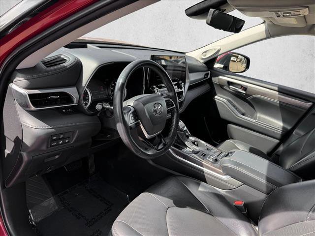 Used 2022 Toyota Highlander Platinum AWD/4WD image 12