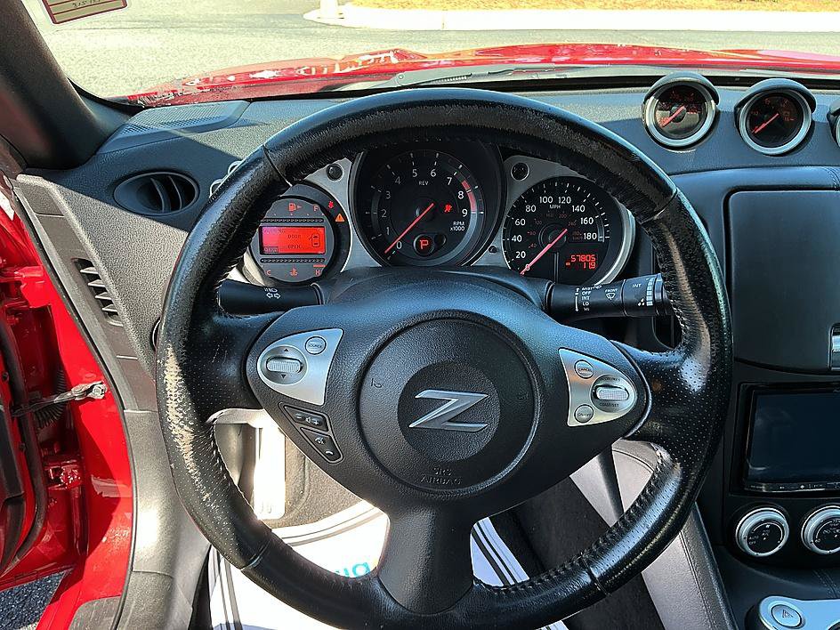 Used 2016 Nissan 370Z Coupe RWD image 13