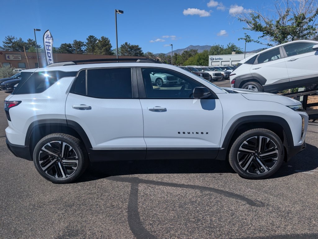 New 2026 Chevrolet Equinox RS w/ Convenience Package III AWD/4WD image 6