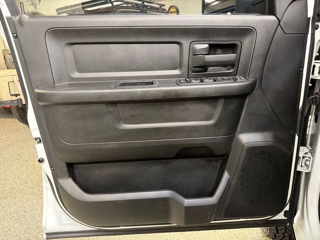 Used 2024 RAM 3500 Tradesman w/ Chrome Appearance Group AWD/4WD image 30