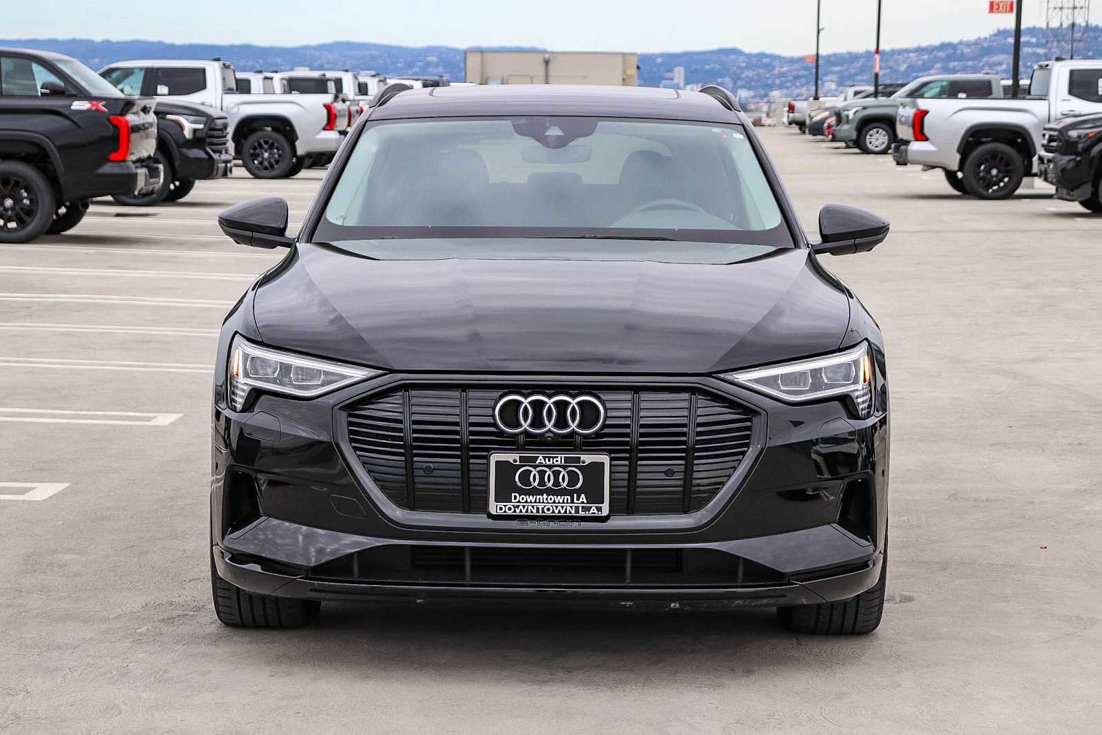Used 2023 Audi e-tron Premium w/ Convenience Plus Package image 2