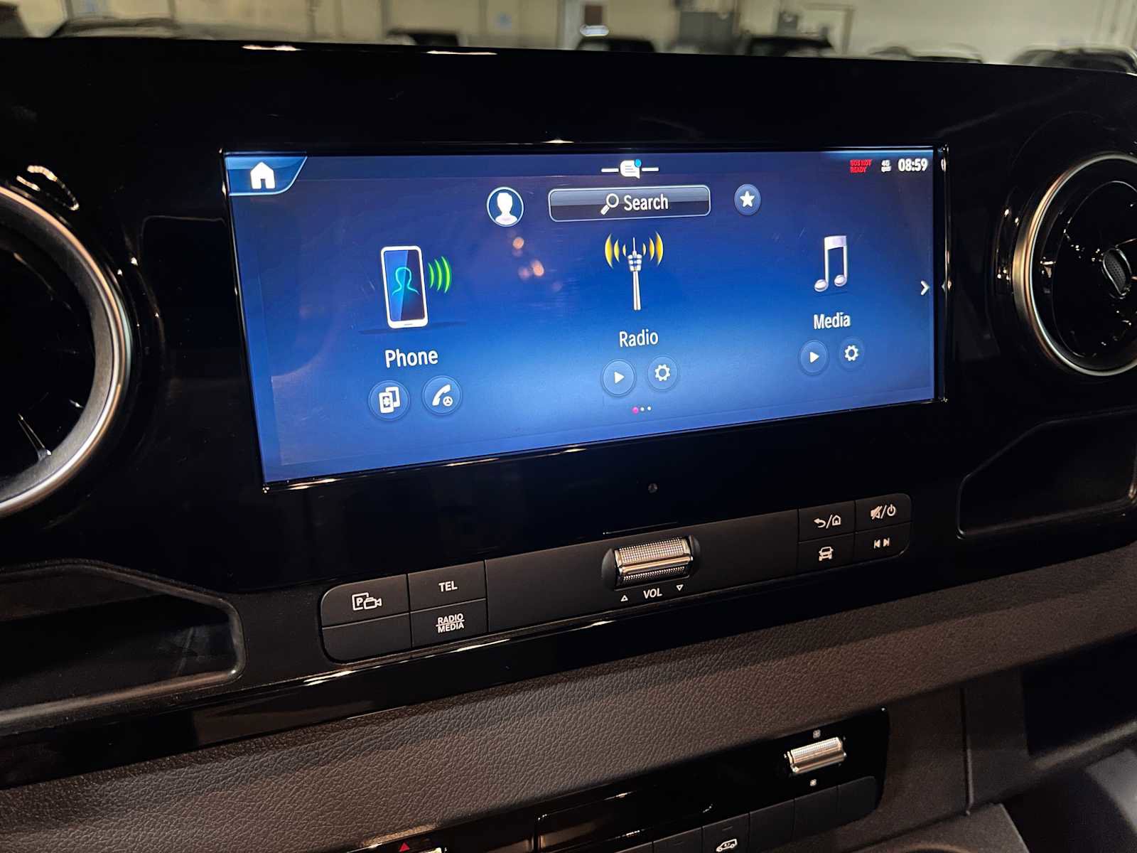 Used 2025 Mercedes-Benz Sprinter 2500 image 33