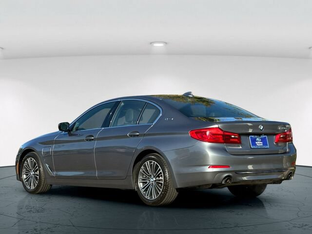 Used 2019 BMW 530e w/ Convenience Package RWD image 4