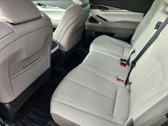 Certified 2027 INFINITI QX60 Luxe w/ Cargo Package FWD image 12