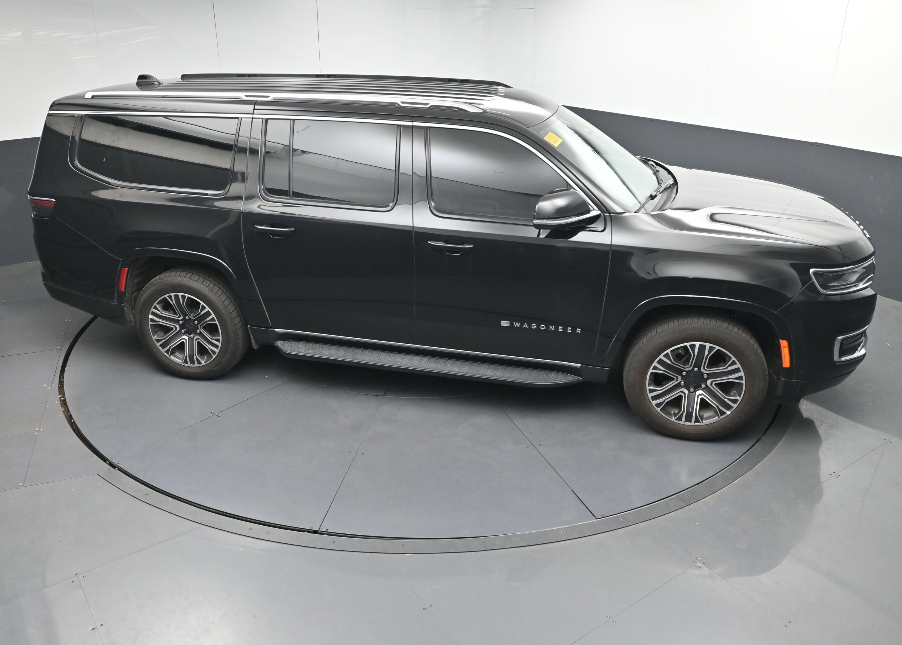 Used 2024 Jeep Wagoneer L Series II w/ Flexible Seating Group image 33