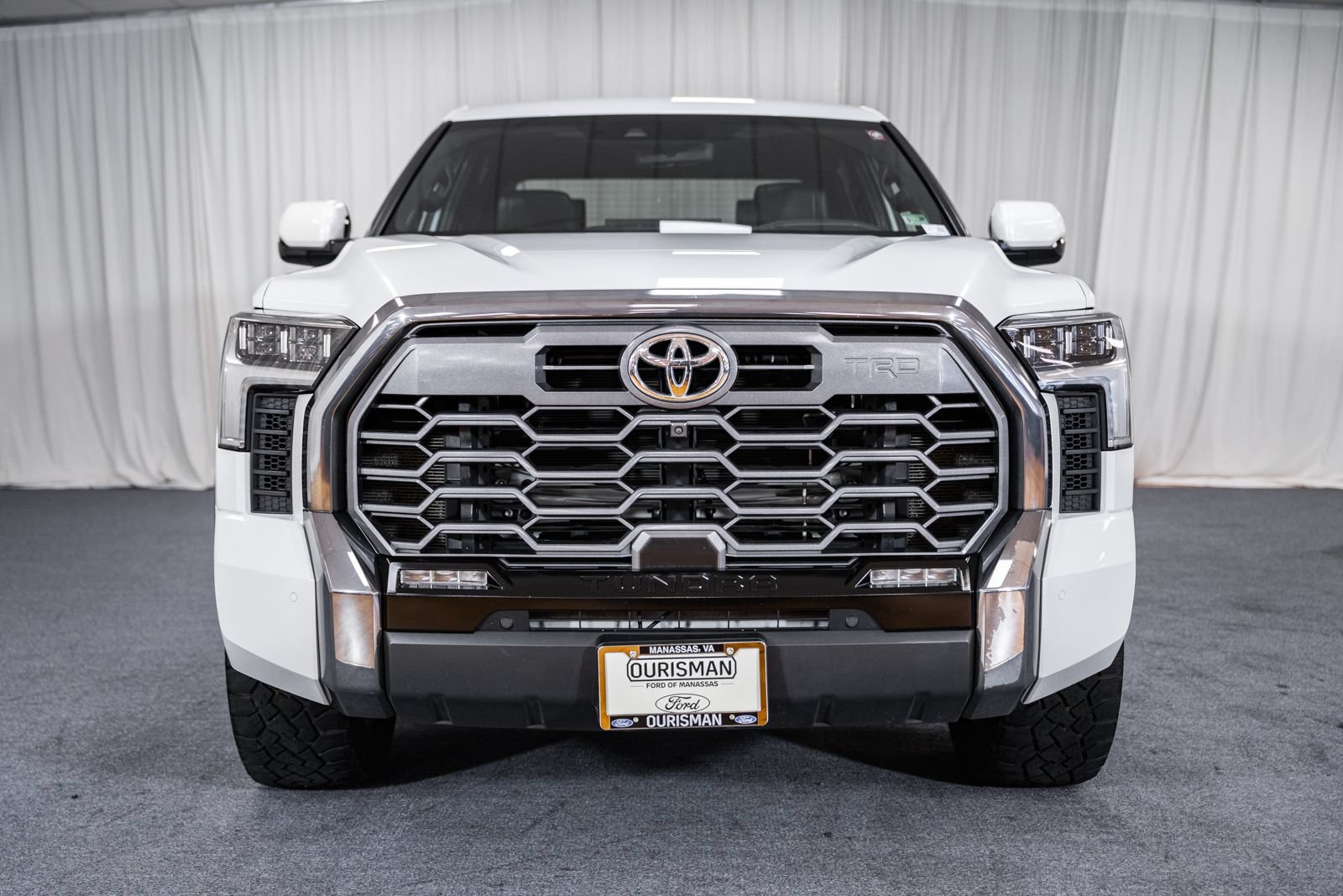 Used 2024 Toyota Tundra Platinum AWD/4WD image 2