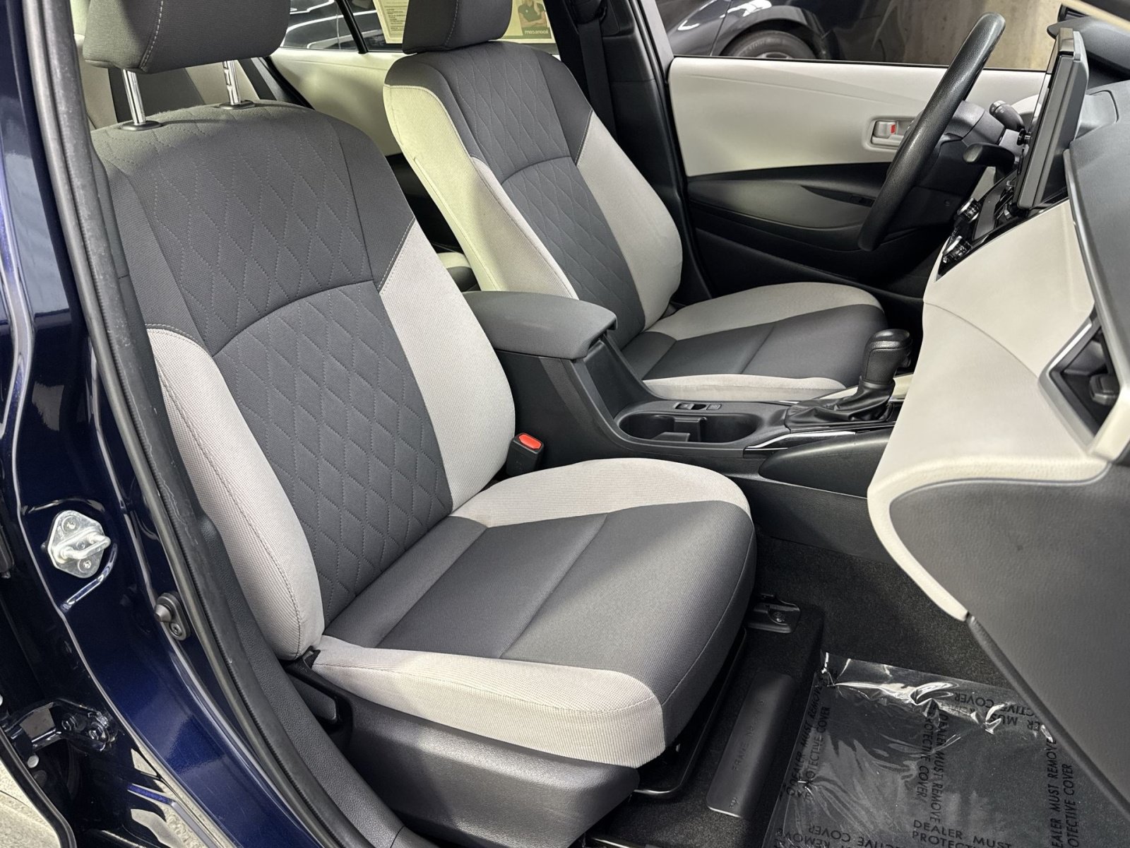 Used 2025 Toyota Corolla LE FWD image 28