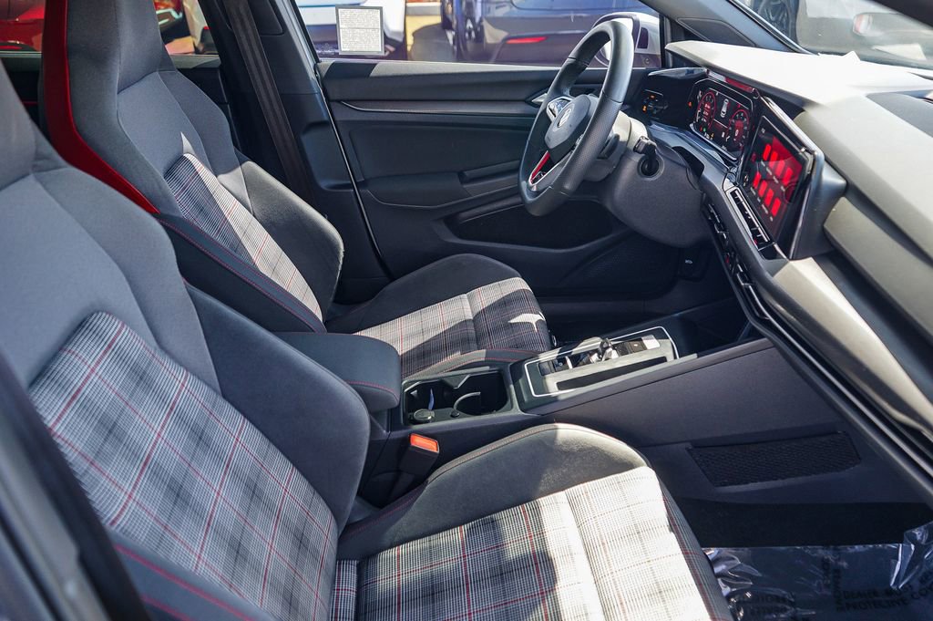 Used 2022 Volkswagen GTI SE image 17