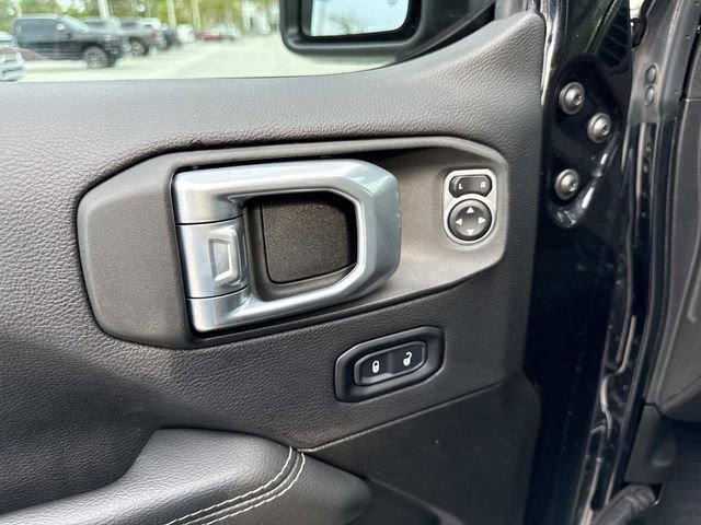 Used 2022 Jeep Wrangler Unlimited Sahara AWD/4WD image 18